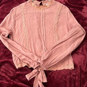 You can wear this formally or casually!! Size: Small. Color: Soft Pink.